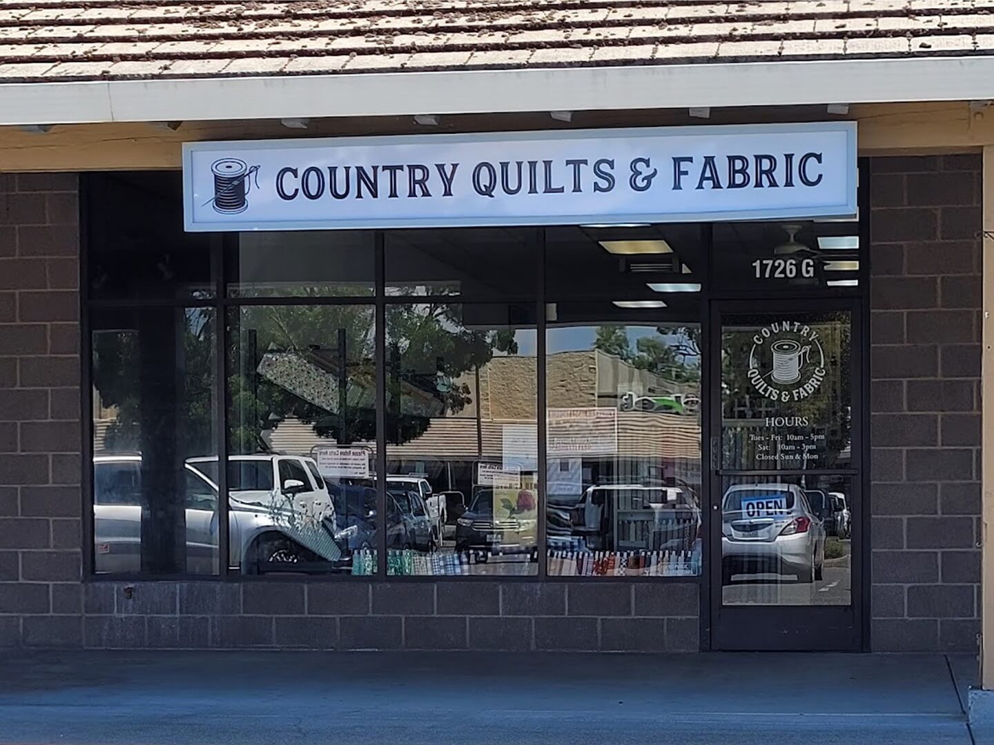 Visit Willits Country Quilts & Fabric