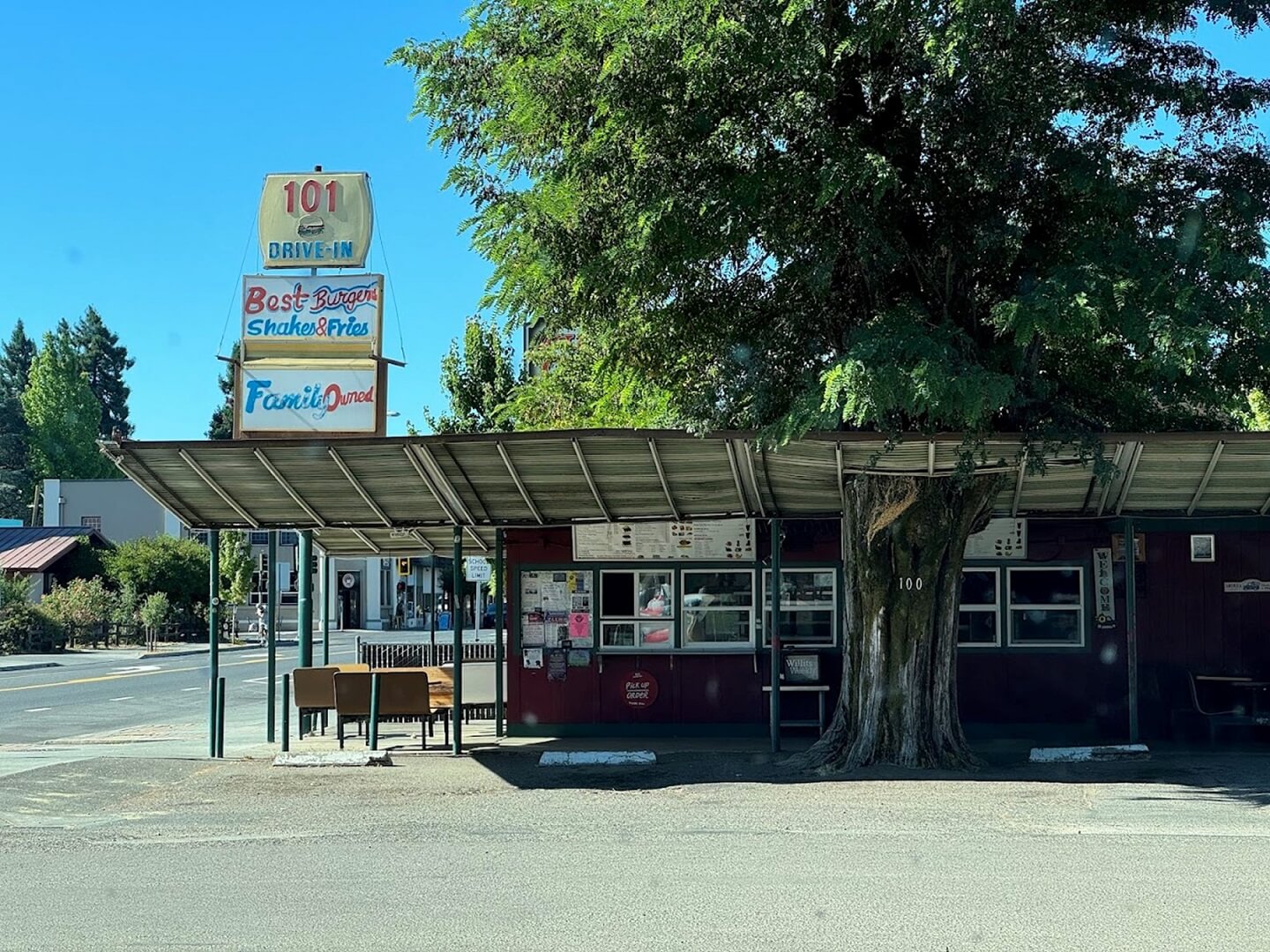 Visit Willits 101 Drive-In