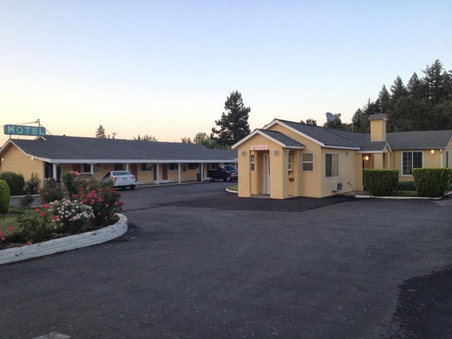 Visit Willits Edgewood Motel