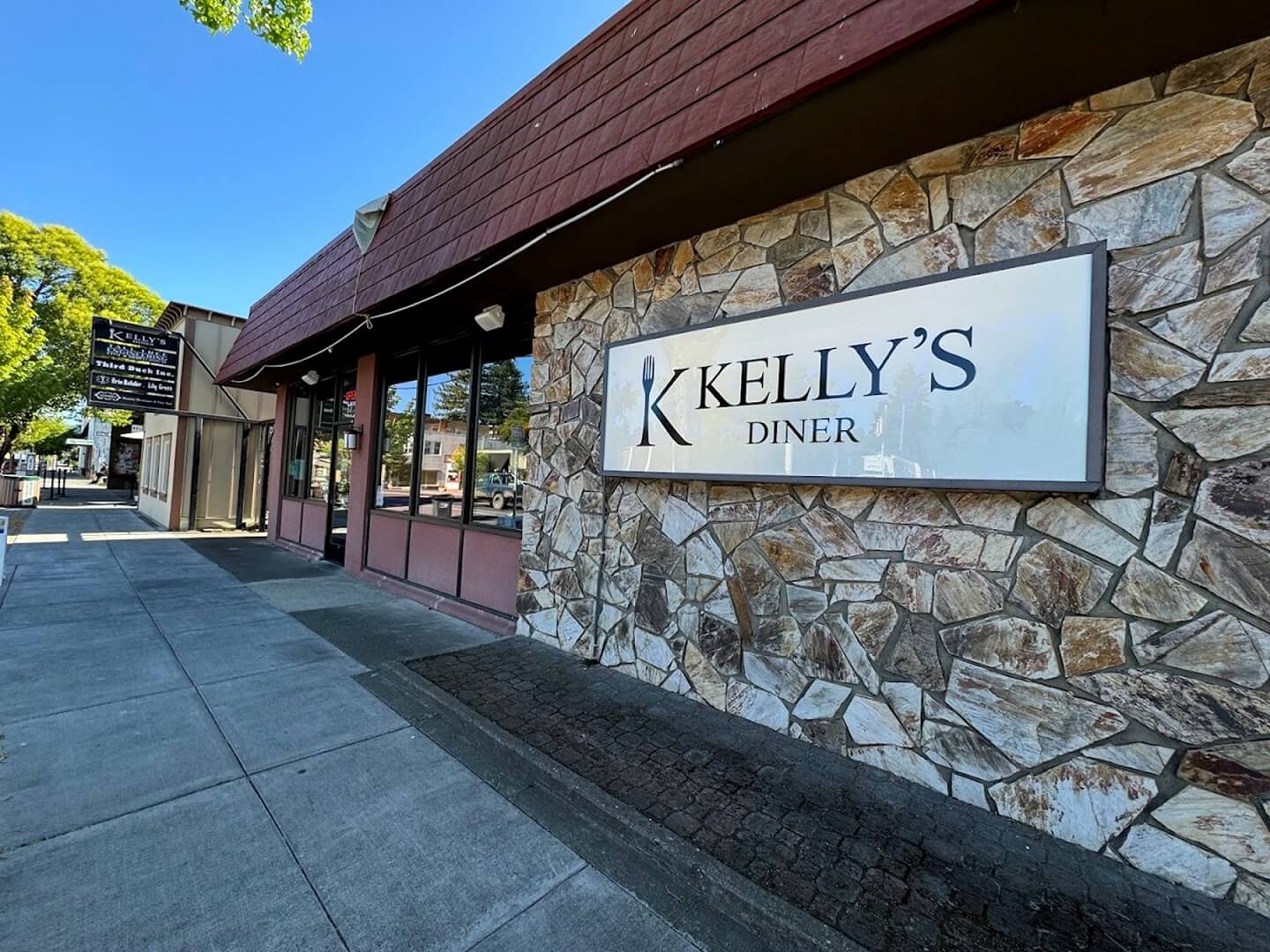 Visit Willits Kellys Diner