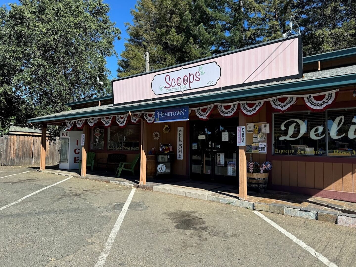 Visit Willits Scoops