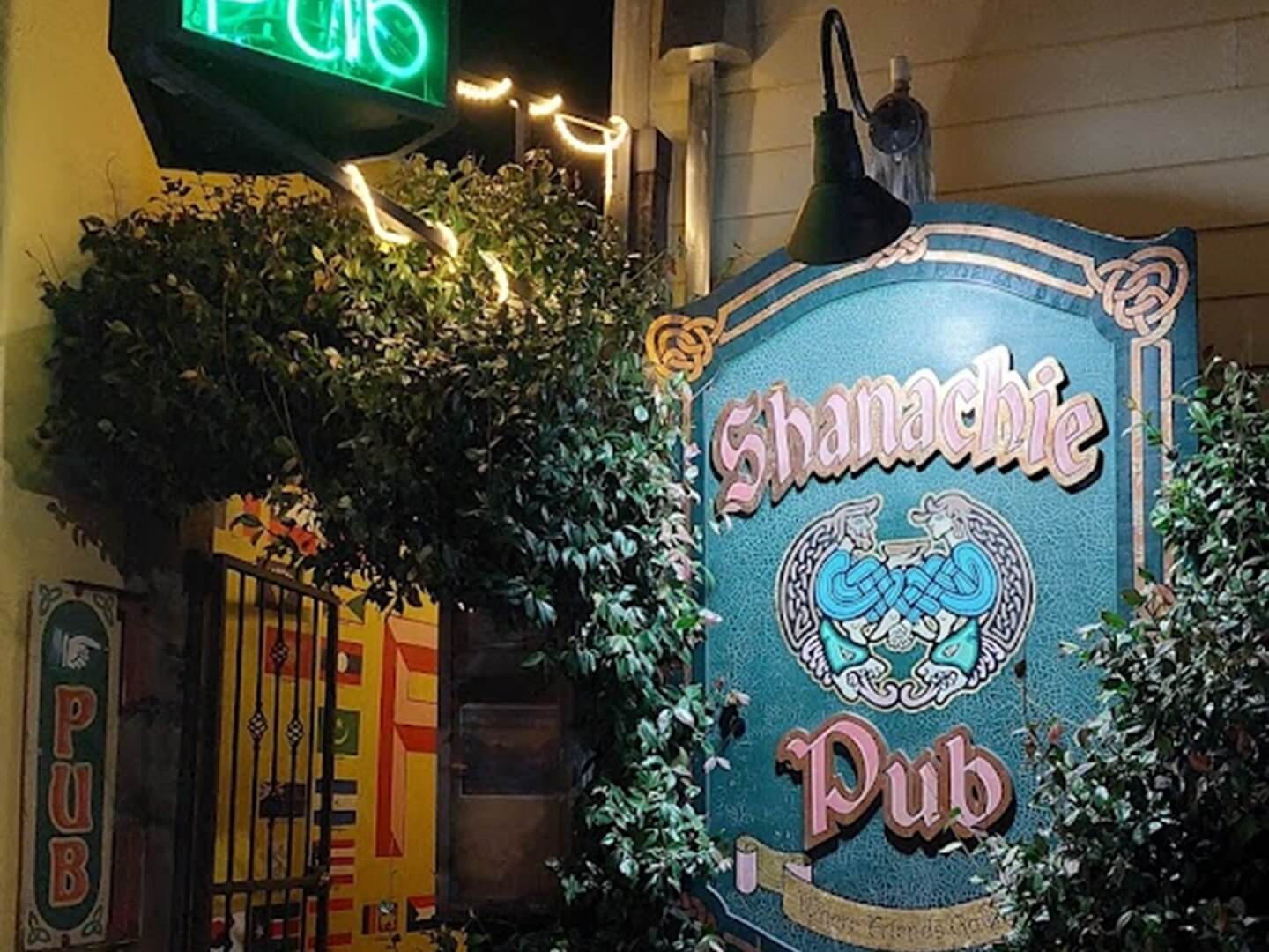 Visit Willits Shanachie Pub