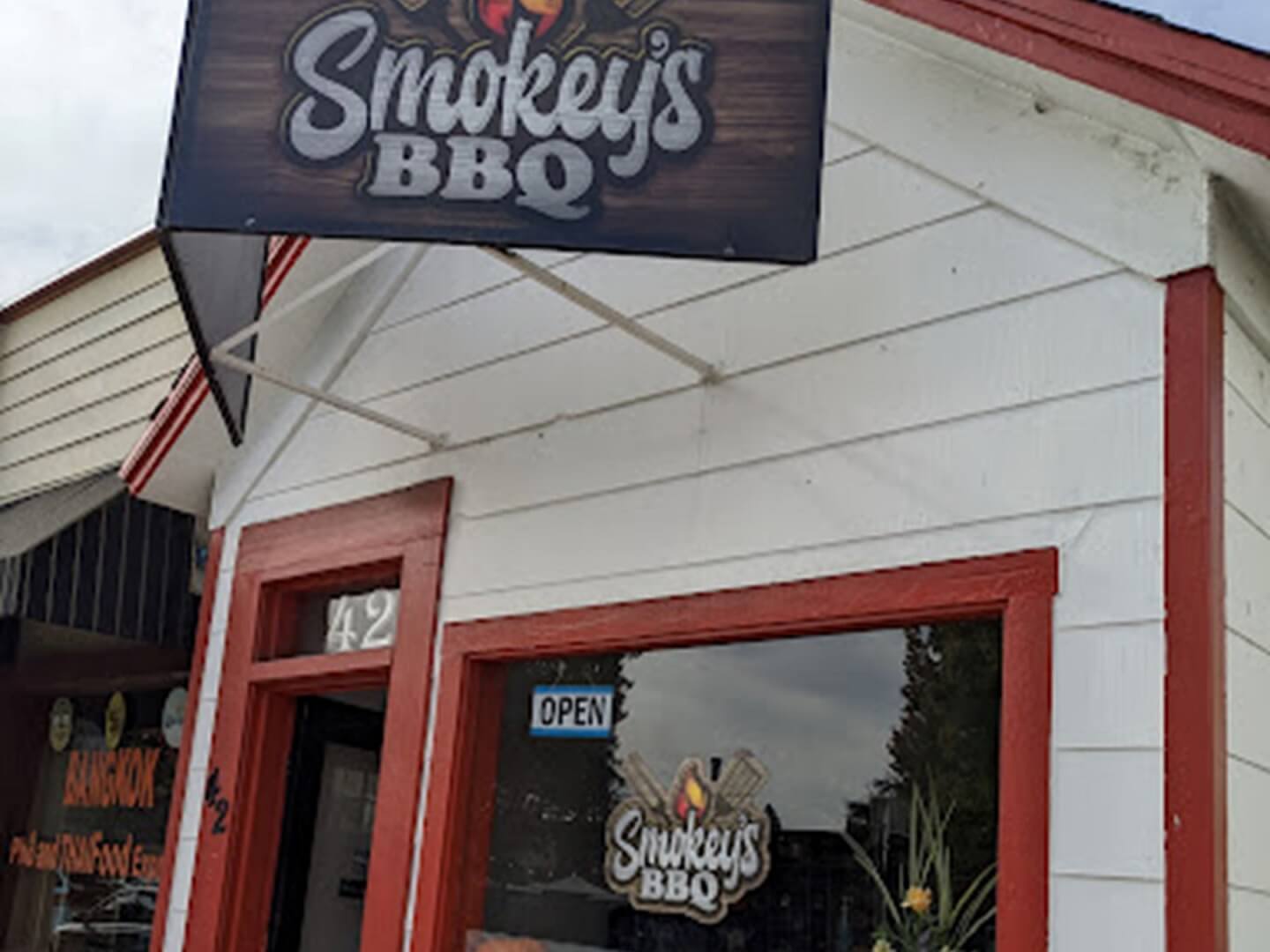 Visit Willits Smokeys BBQ